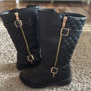 Kids boots. Size 13. Girl.